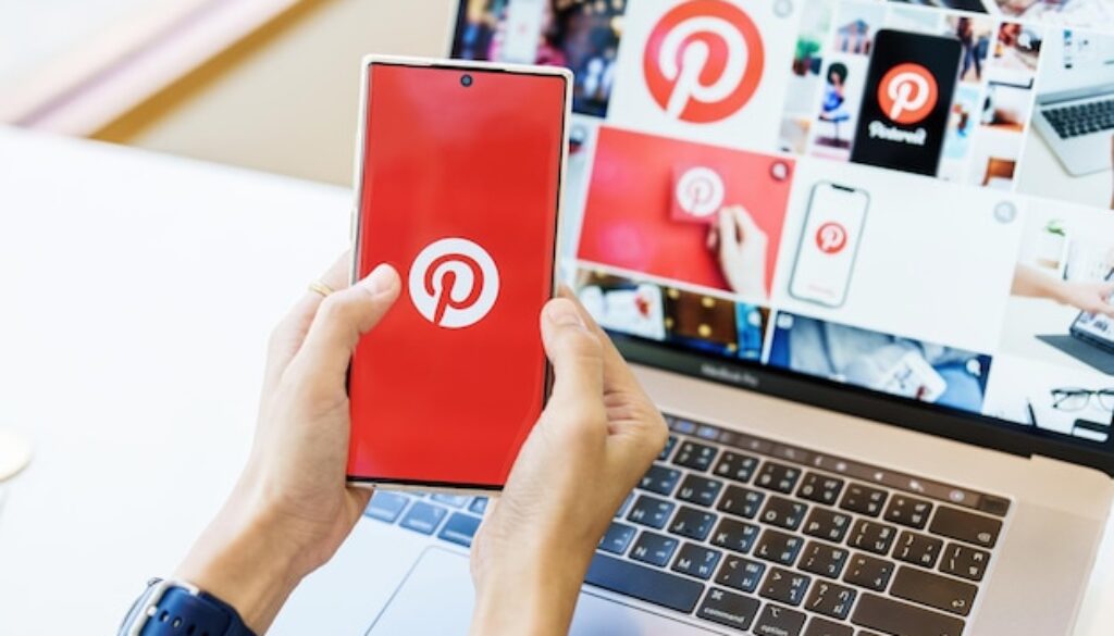 chiangmai-thailand-may-13-2022-smartphone-showing-pinterest-application-mobile_89286-550