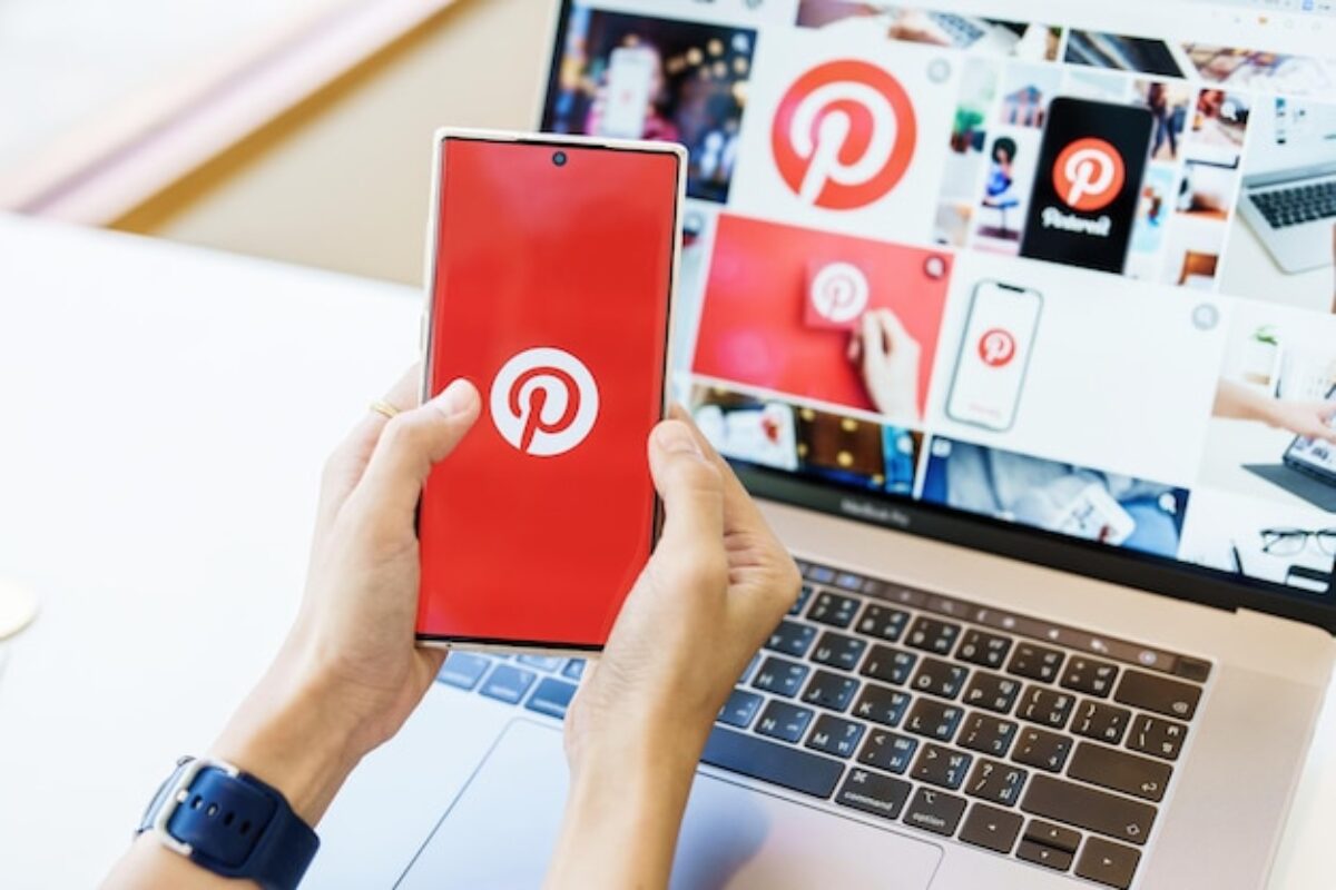 chiangmai-thailand-may-13-2022-smartphone-showing-pinterest-application-mobile_89286-550