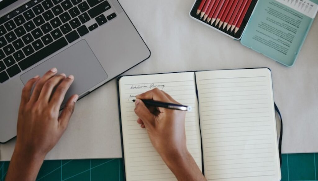 cropped-hands-woman-using-laptop_1048944-8252692