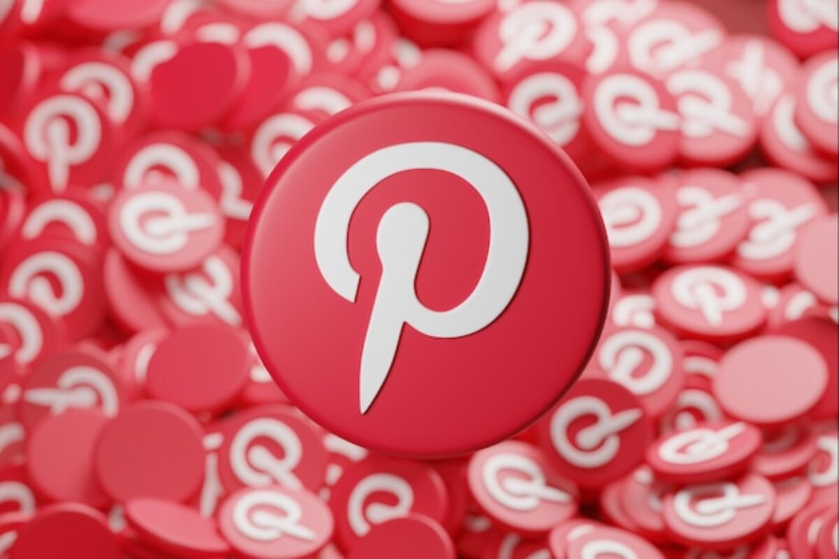 pinterest-logo-with-scattered-pile-icons-background_176841-91